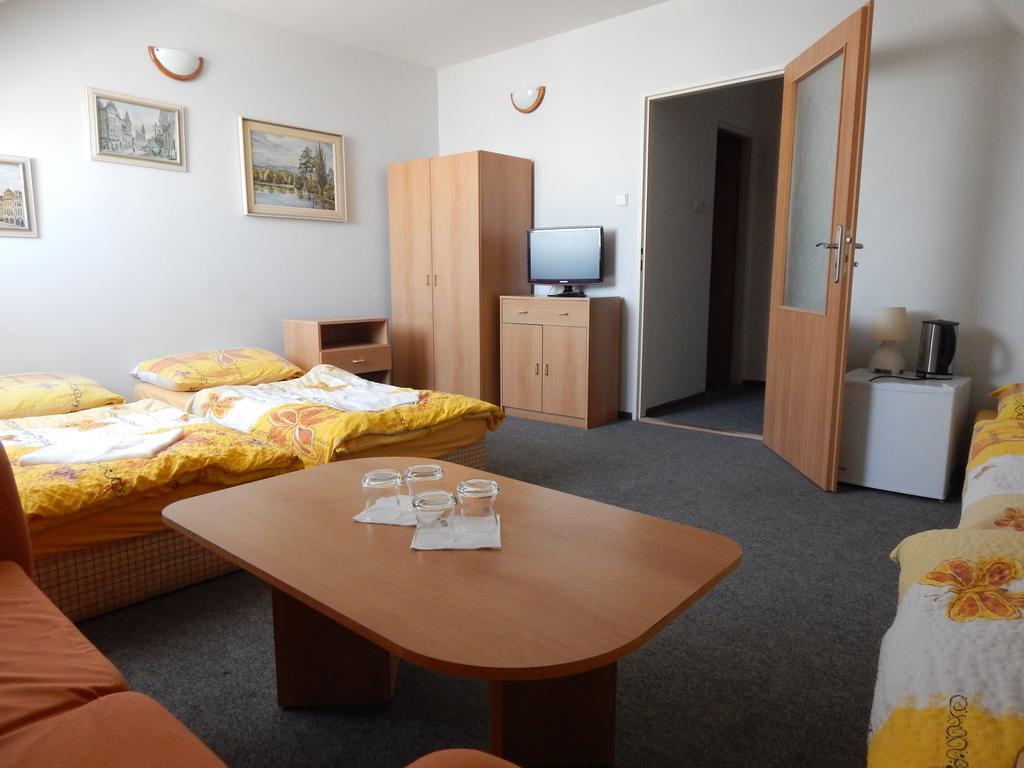 Penzion U Kasnych Mníšek pod Brdy Exterior foto